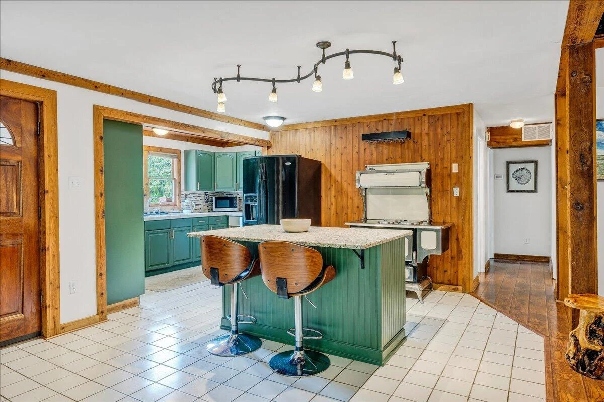 1964 Wildwood RD - Photo 5