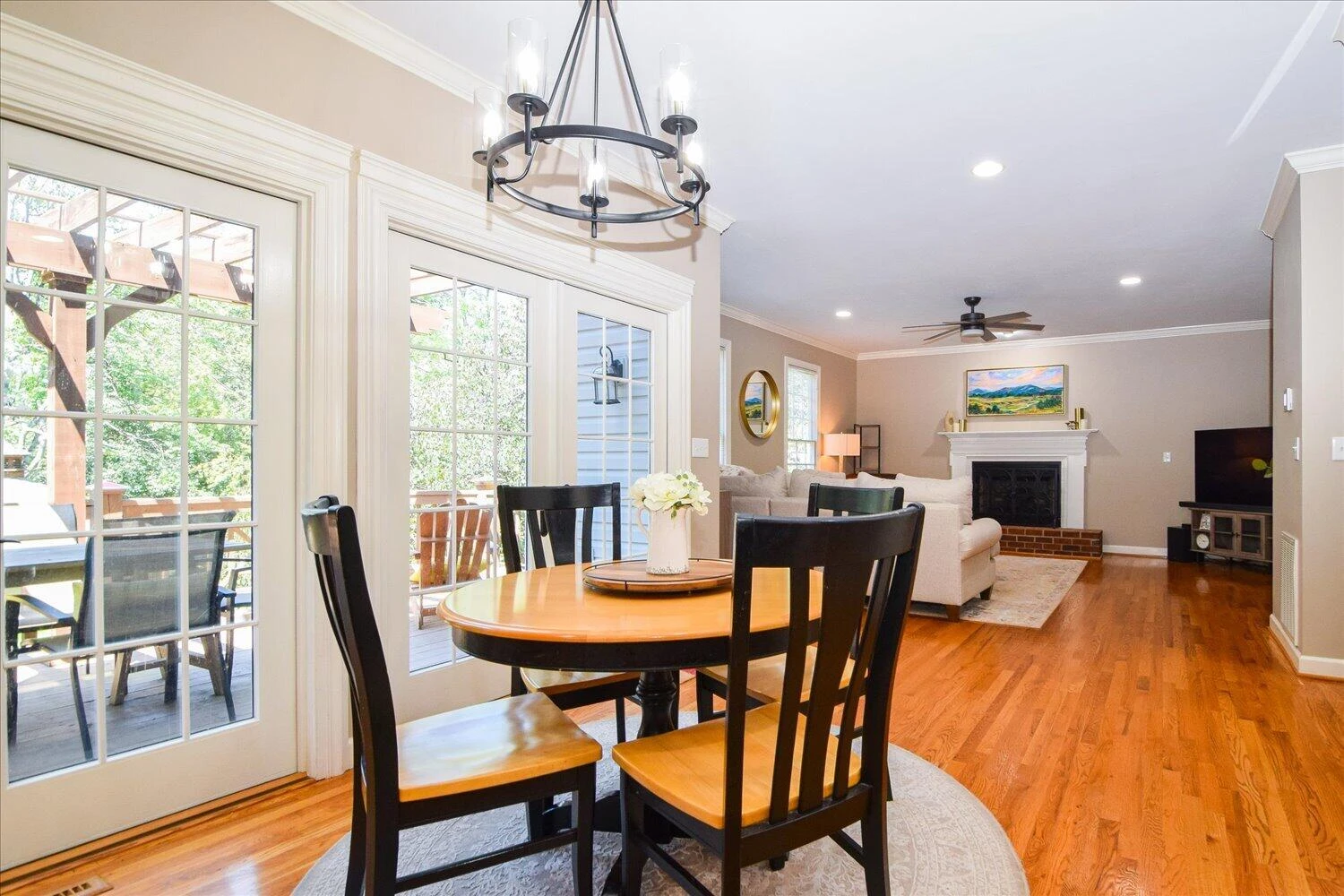 5069 Williamsburg CT - Photo 13