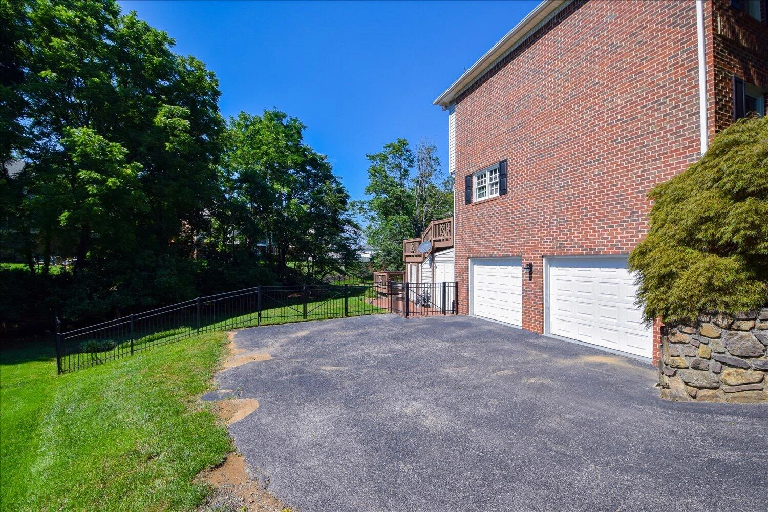 5069 Williamsburg CT - Photo 32