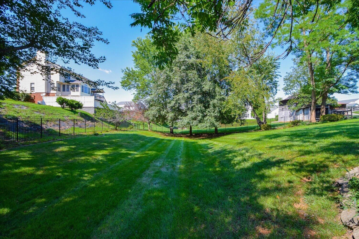 5069 Williamsburg CT - Photo 39