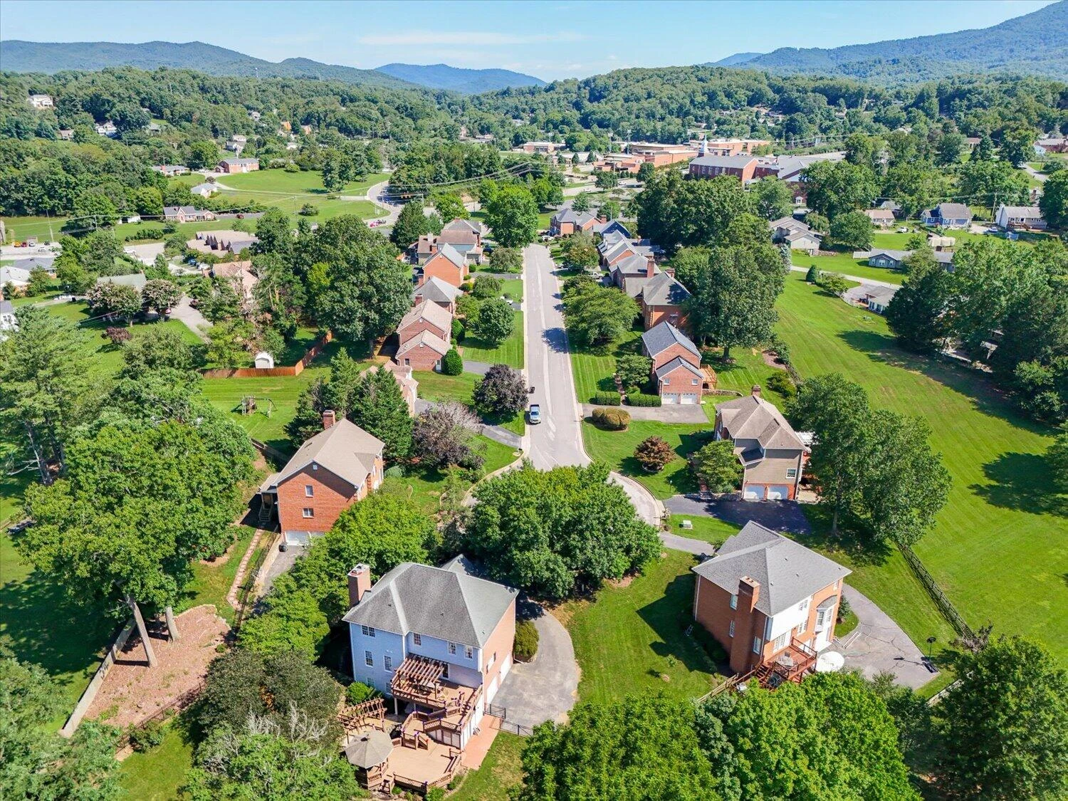 5069 Williamsburg CT - Photo 43