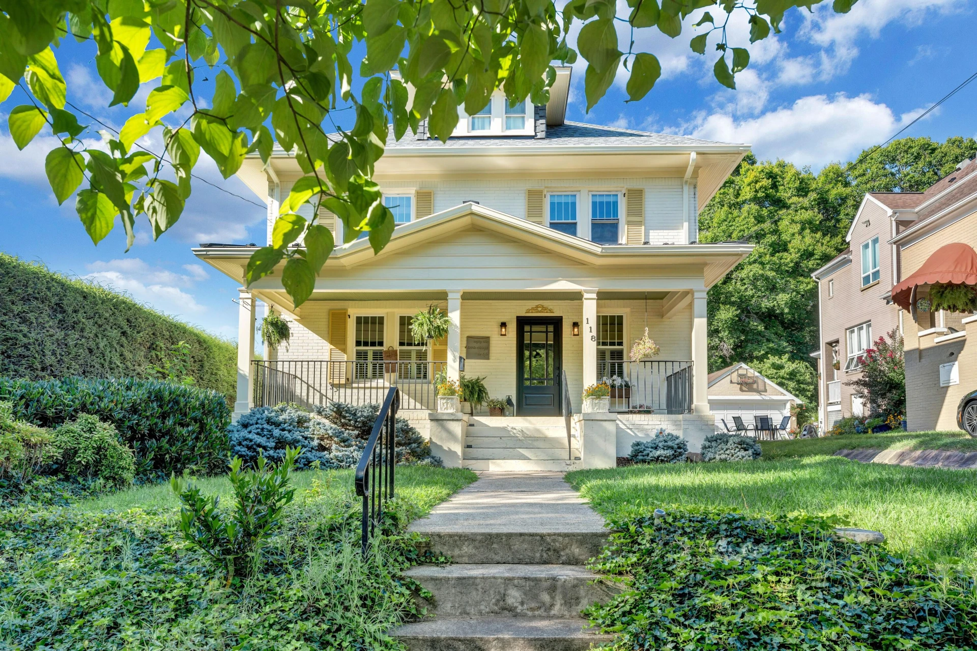 118 24th ST SE - Photo 4