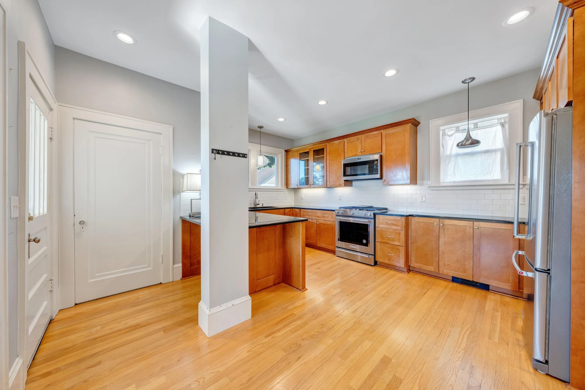 118 24th ST SE - Photo 17