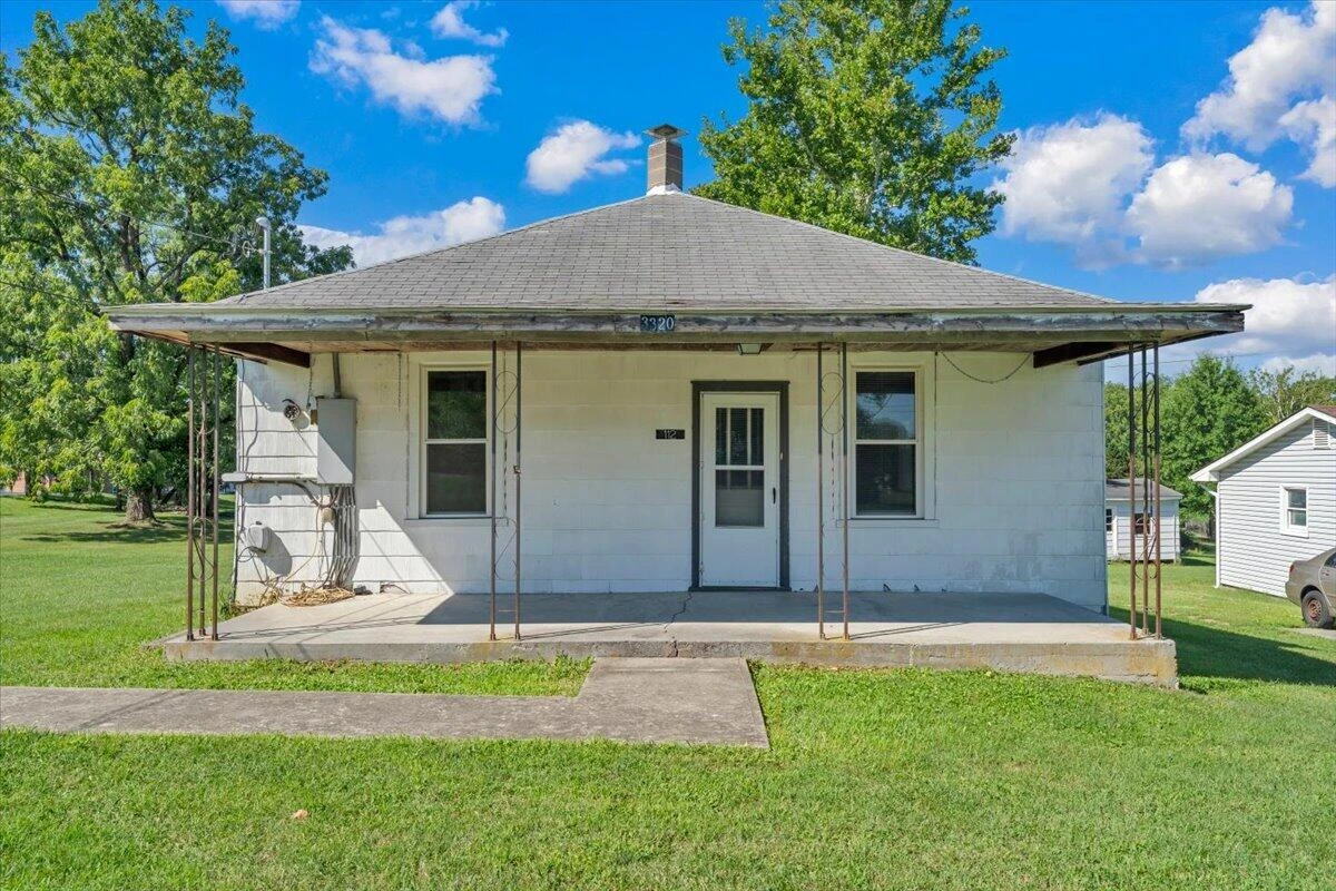 112 1st AVE