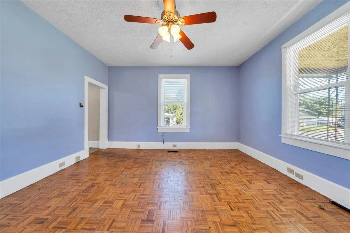 112 1st AVE - Photo 4