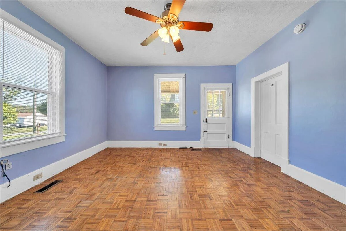 112 1st AVE - Photo 5