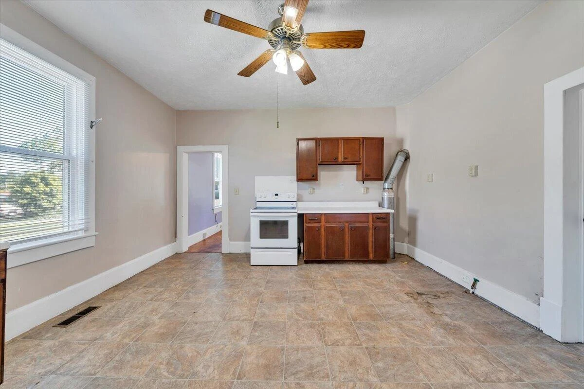 112 1st AVE - Photo 9