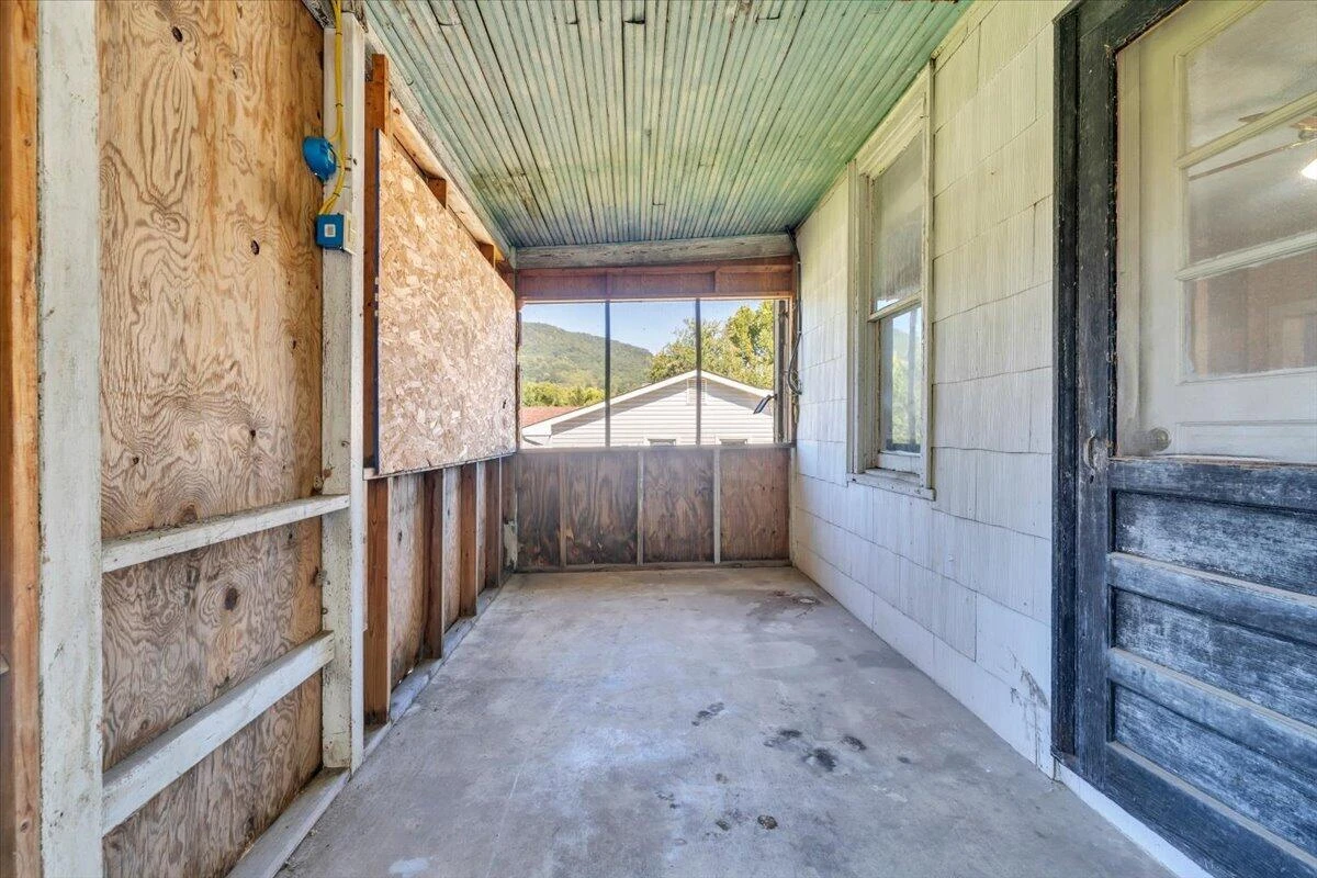 112 1st AVE - Photo 16