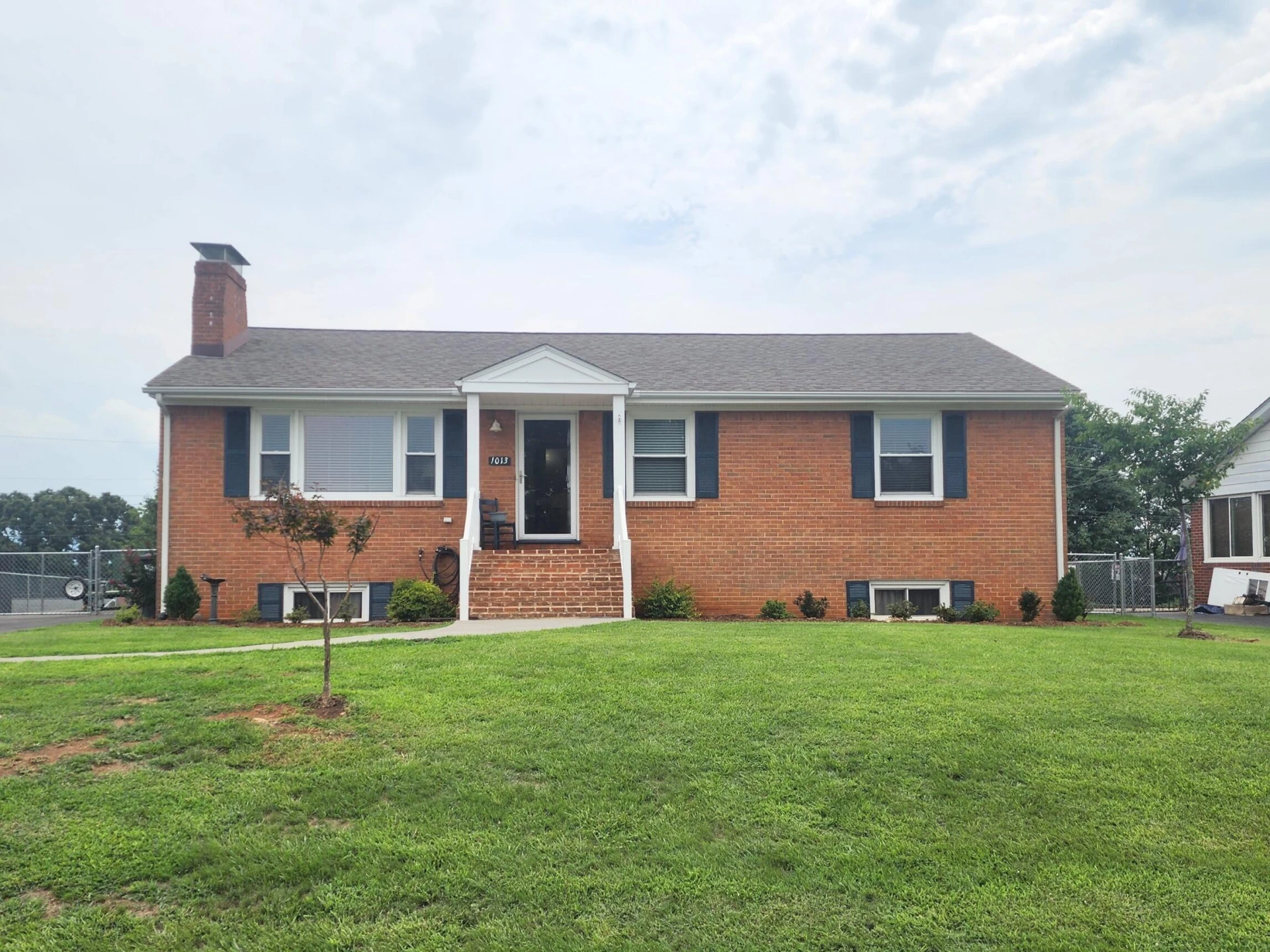 1013 Blandford AVE