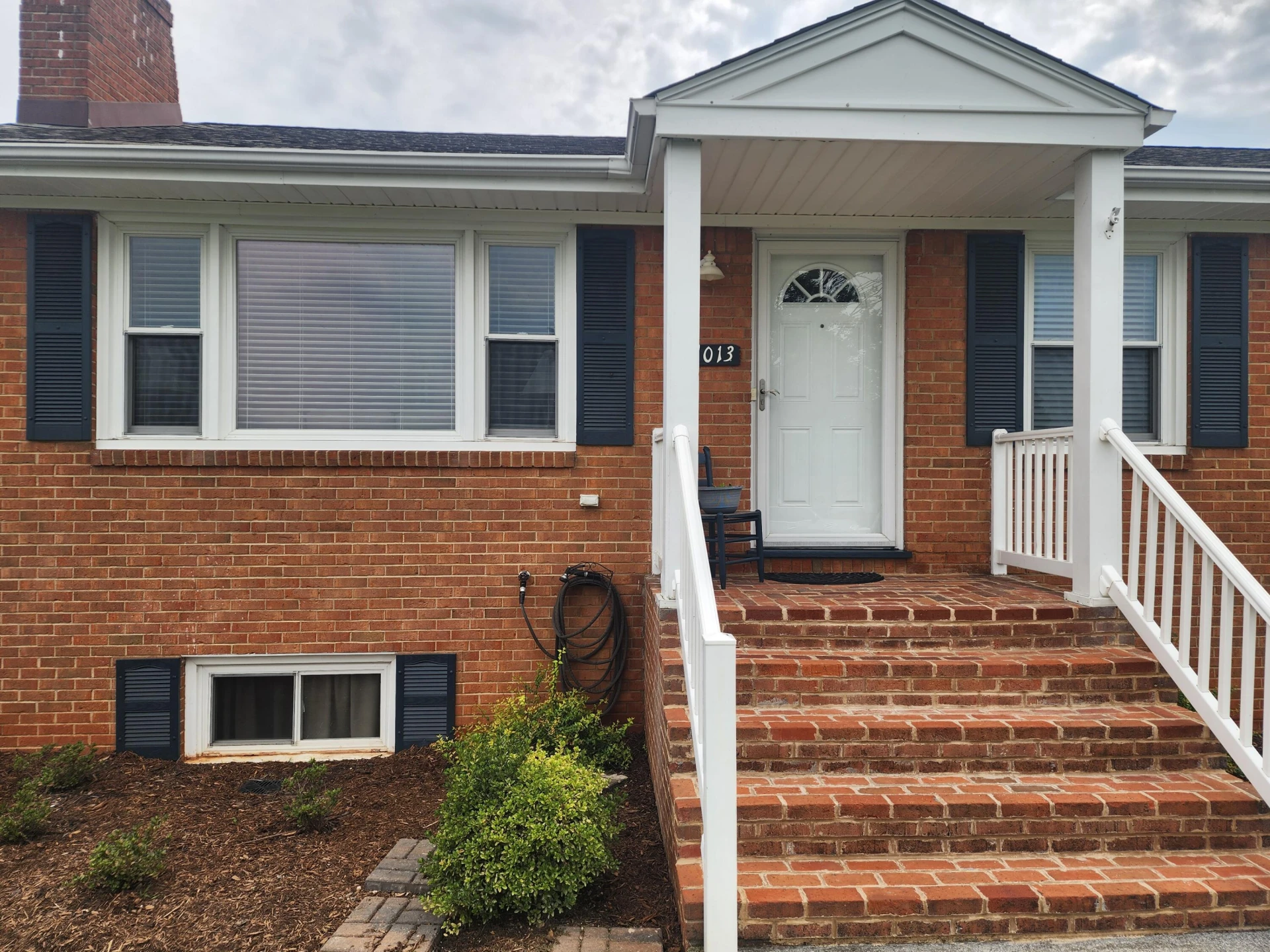 1013 Blandford AVE - Photo 3