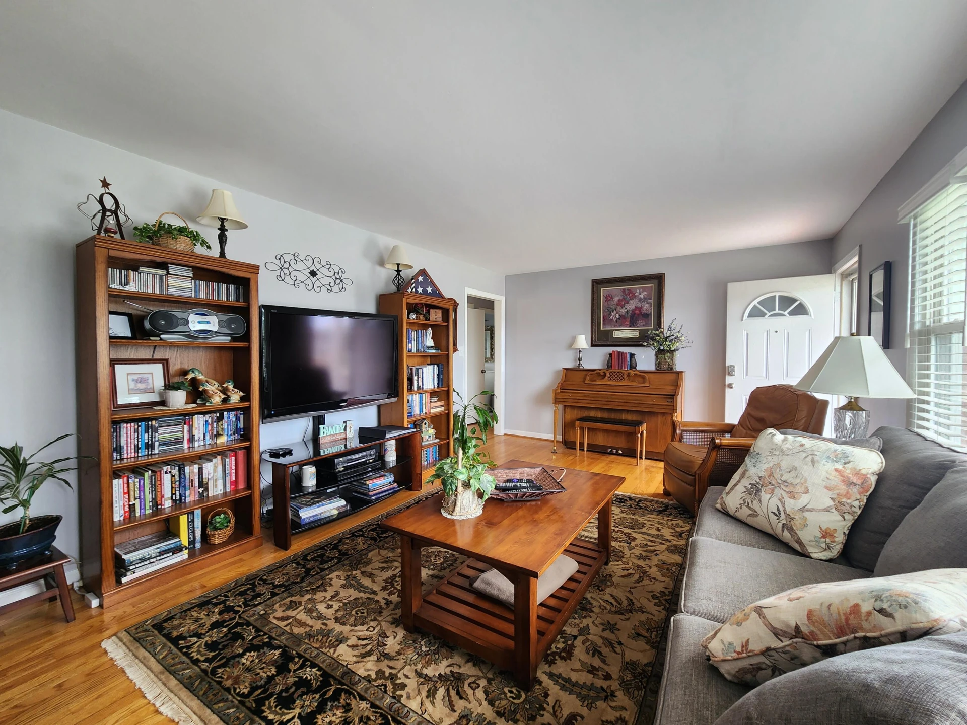 1013 Blandford AVE - Photo 6