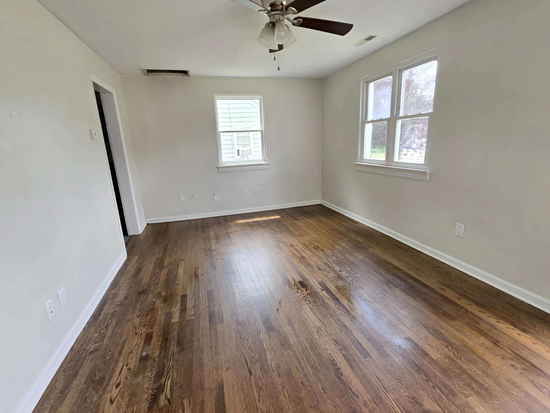 525 Westwood BLVD NW - Photo 2