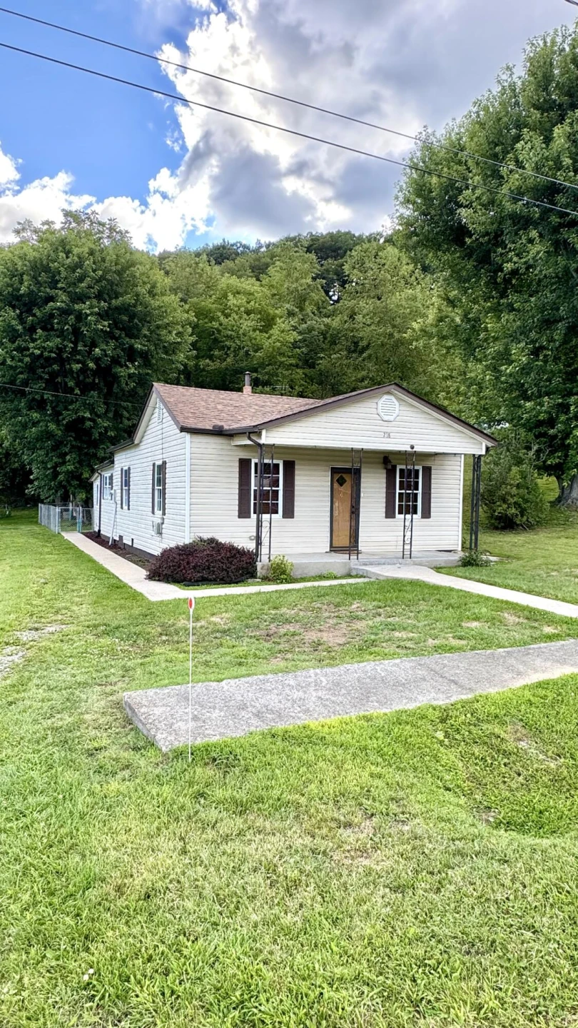 218 Commerce AVE - Photo 3