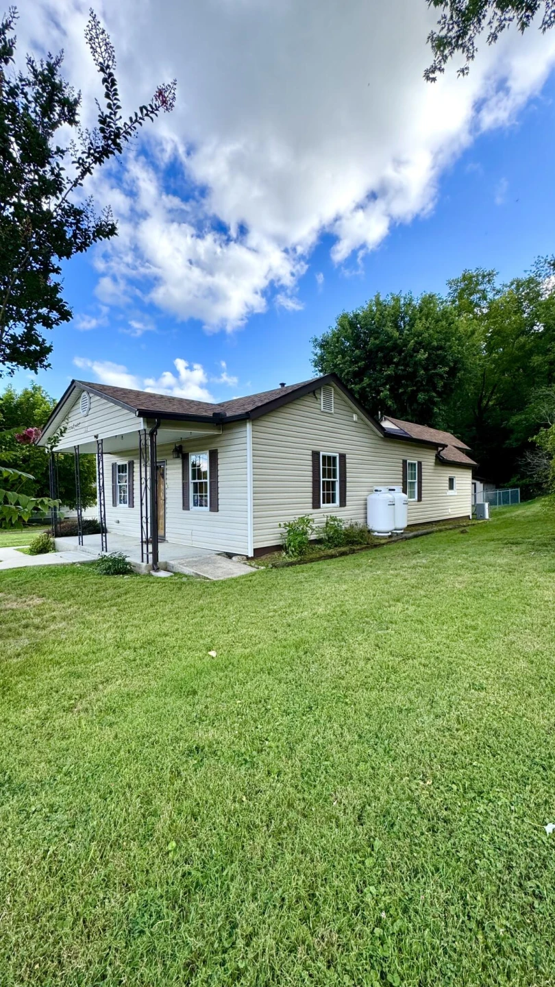 218 Commerce AVE - Photo 4