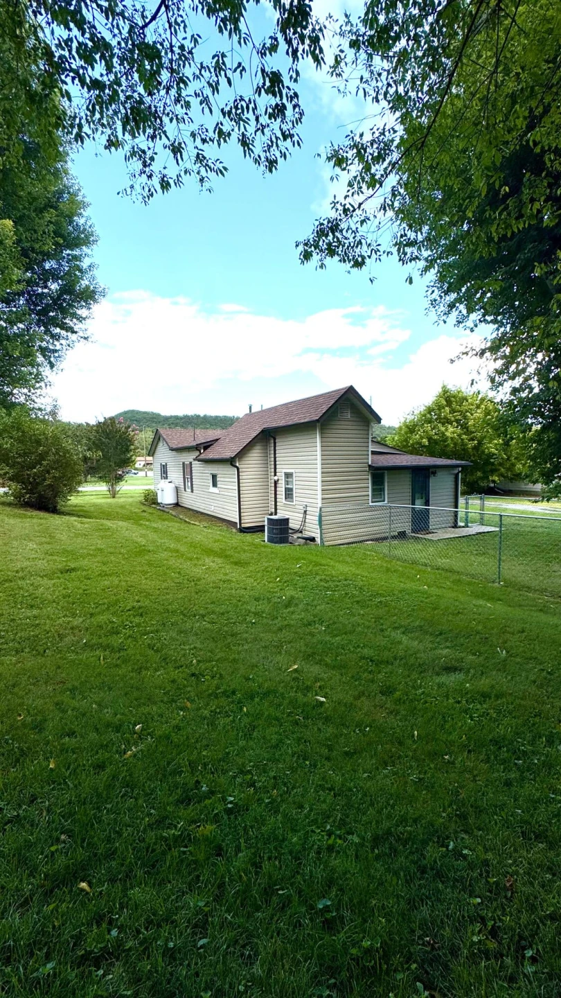 218 Commerce AVE - Photo 8