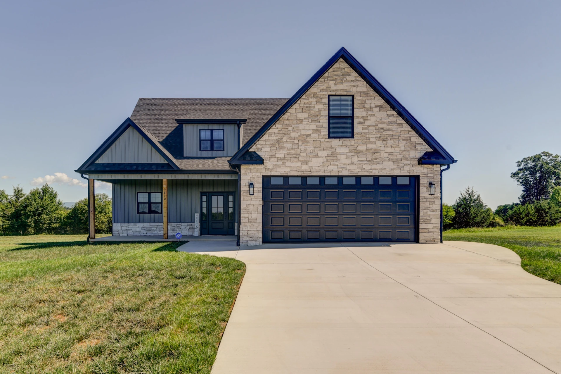 1610 Wells RD