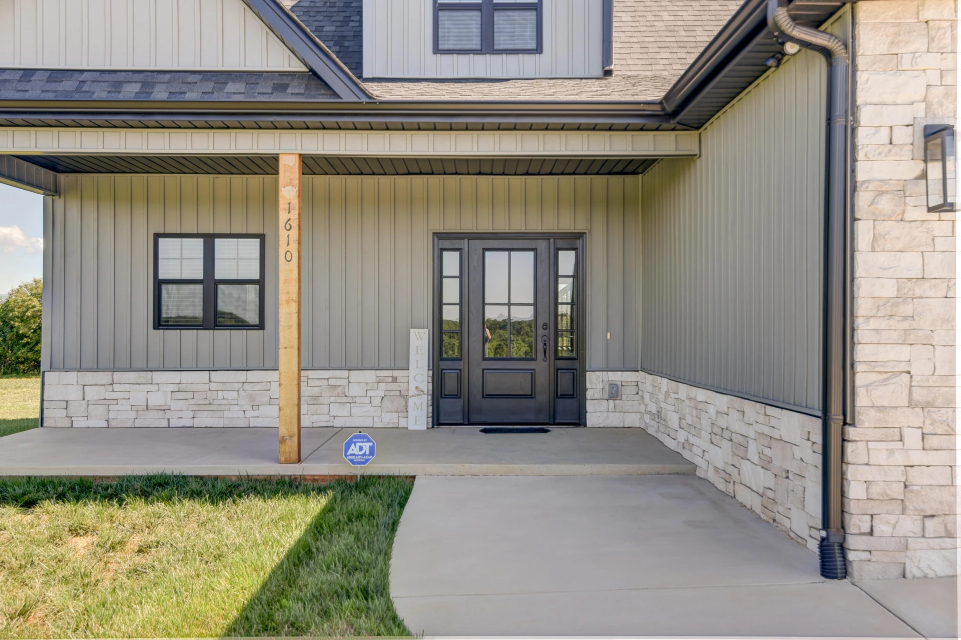 1610 Wells RD - Photo 2