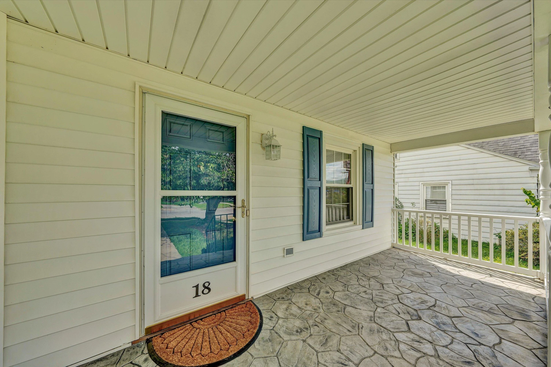 18 Lake AVE - Photo 5