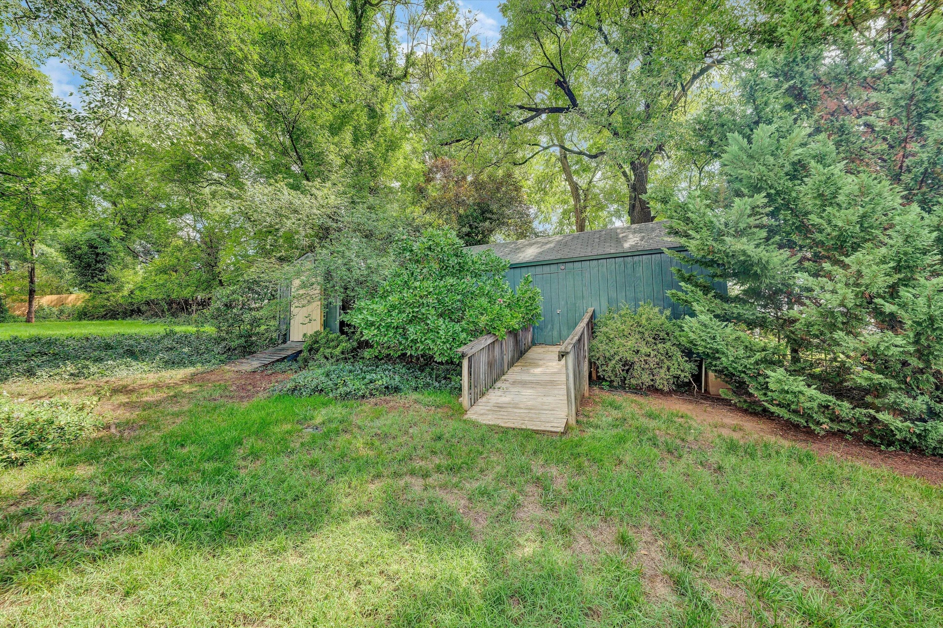18 Lake AVE - Photo 33
