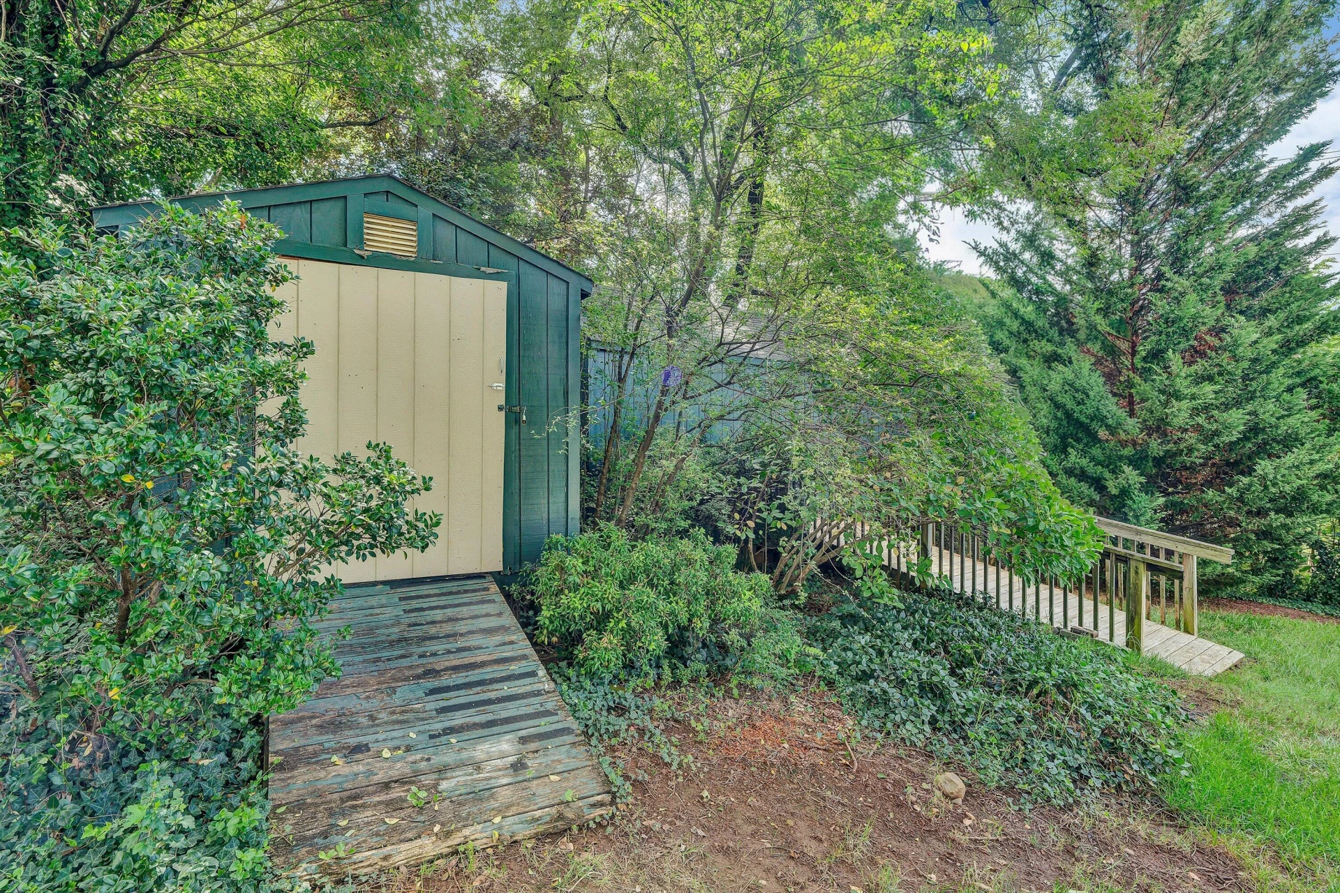18 Lake AVE - Photo 34