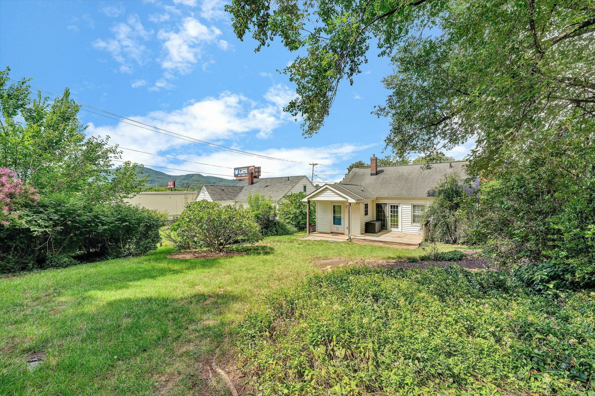 18 Lake AVE - Photo 36