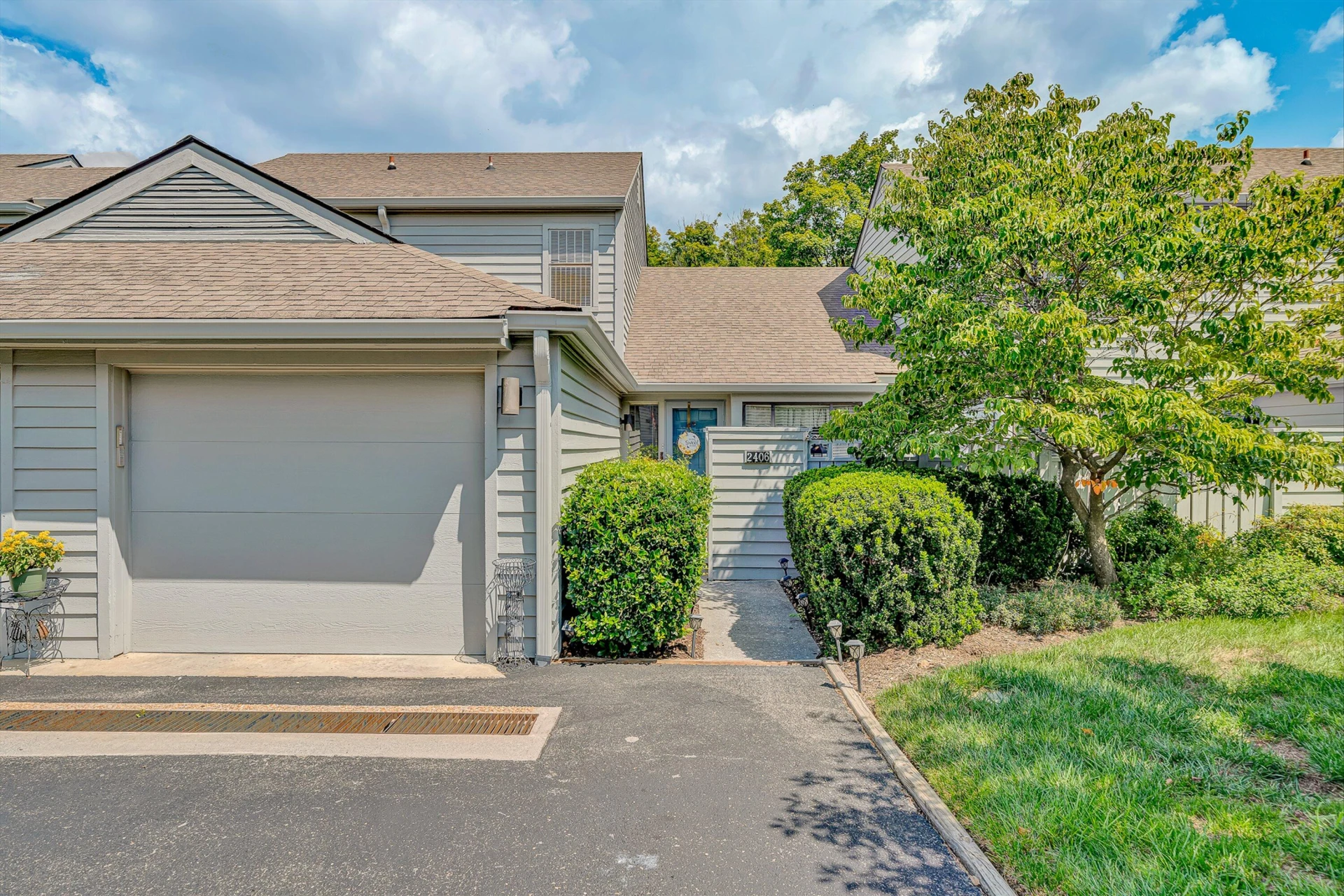 2406 Post Oak RD - Photo 2
