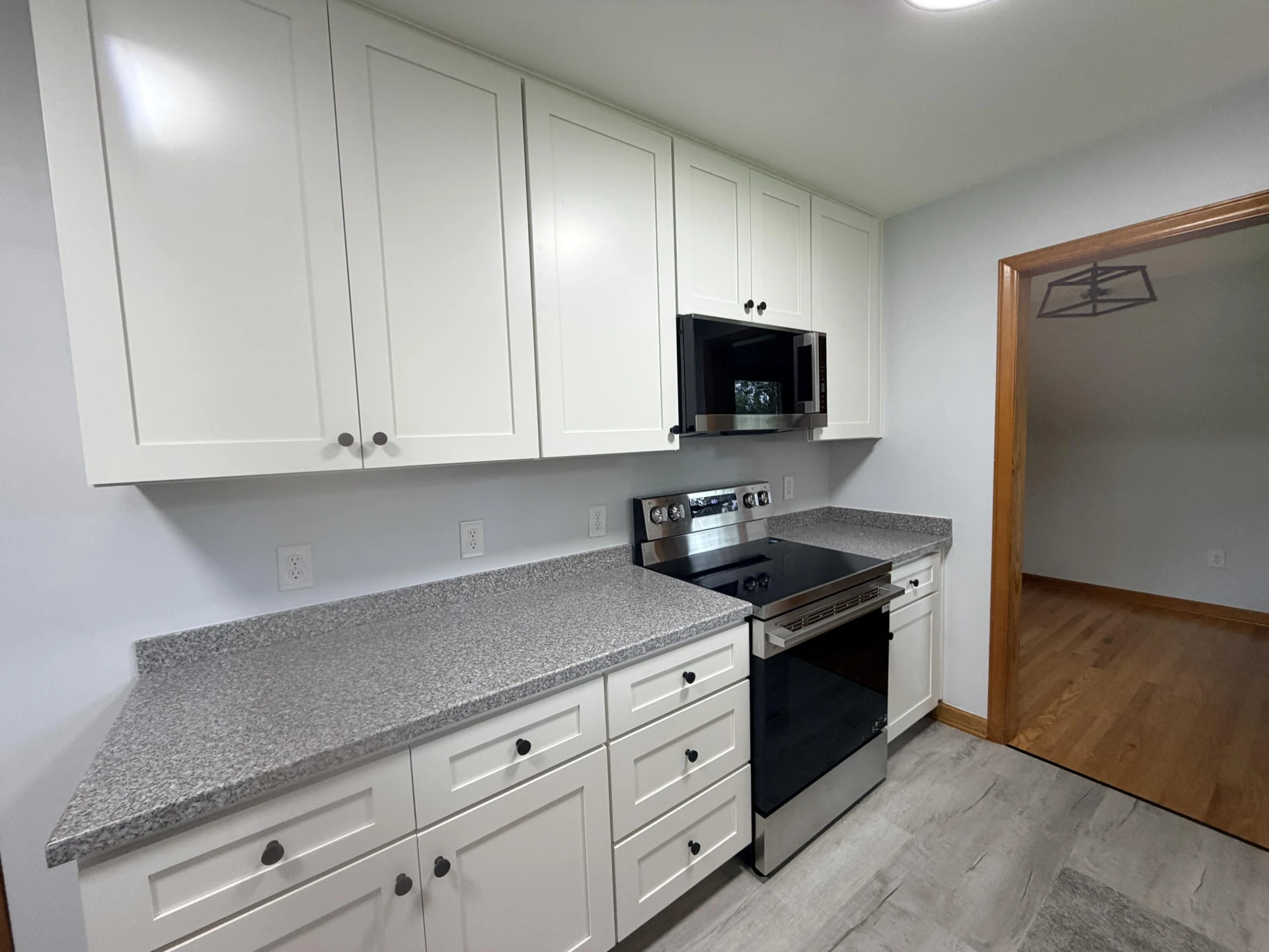 311 Woodmere DR - Photo 4