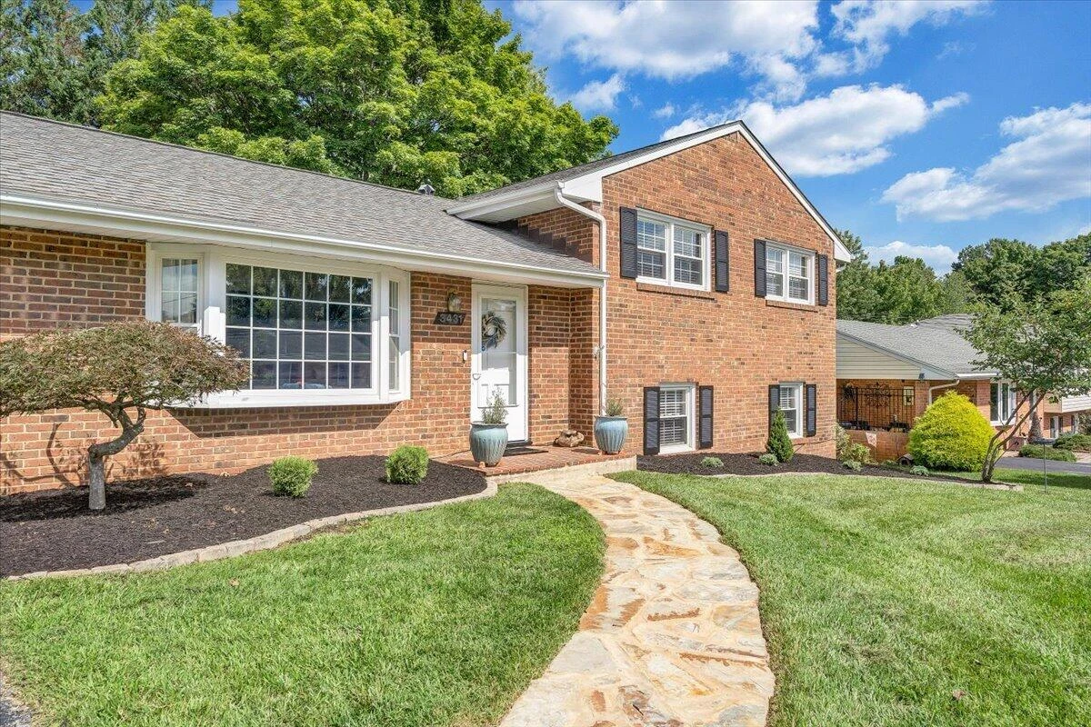 3431 Ashmeade DR - Photo 3