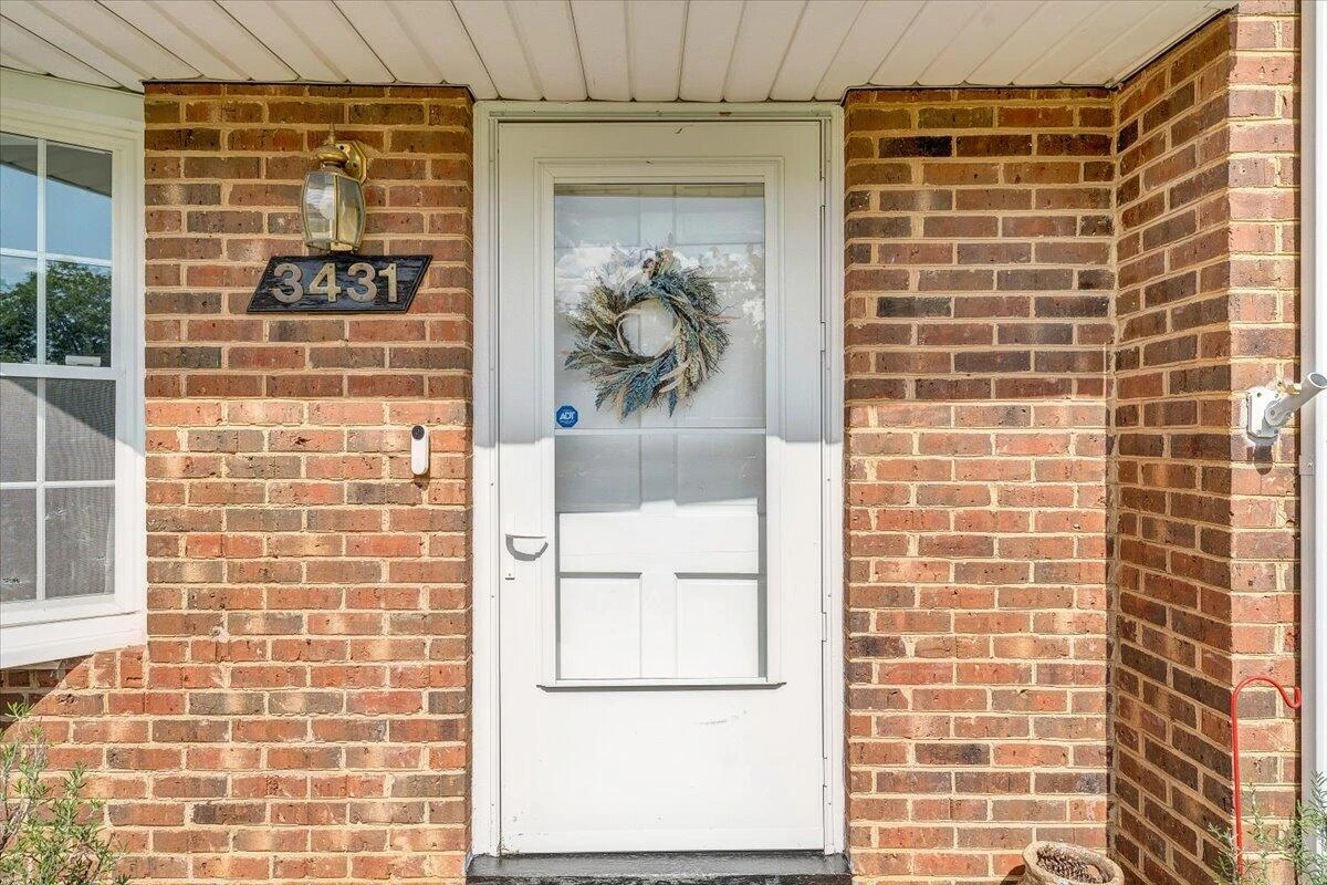 3431 Ashmeade DR - Photo 4