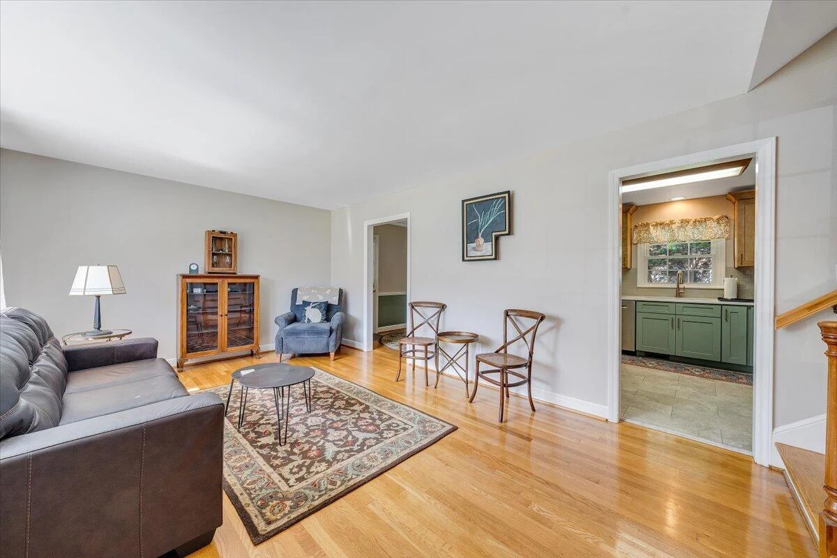 3431 Ashmeade DR - Photo 5
