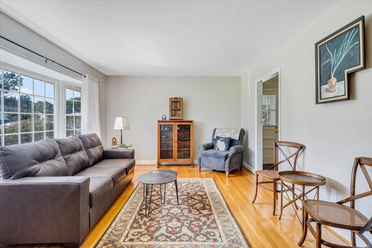 3431 Ashmeade DR - Photo 6