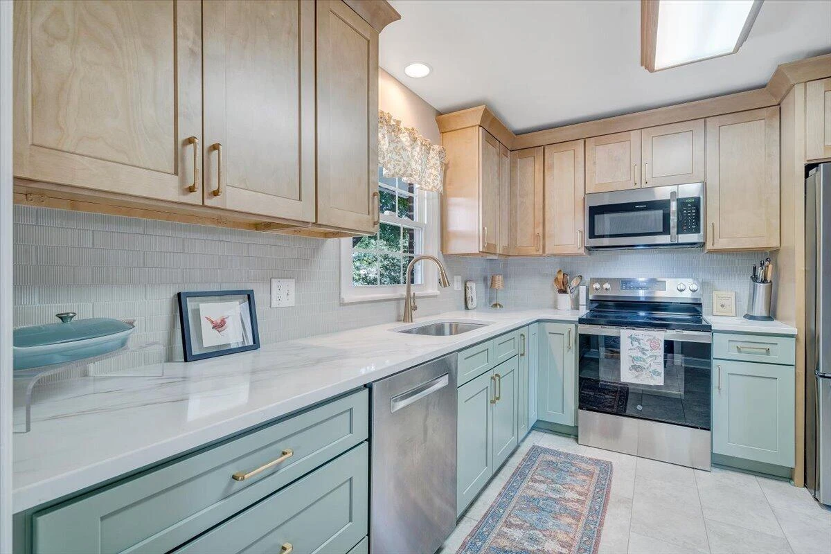3431 Ashmeade DR - Photo 12