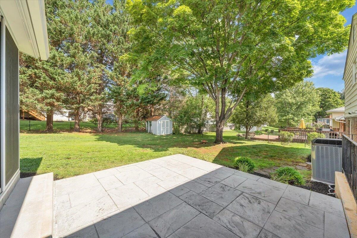 3431 Ashmeade DR - Photo 38