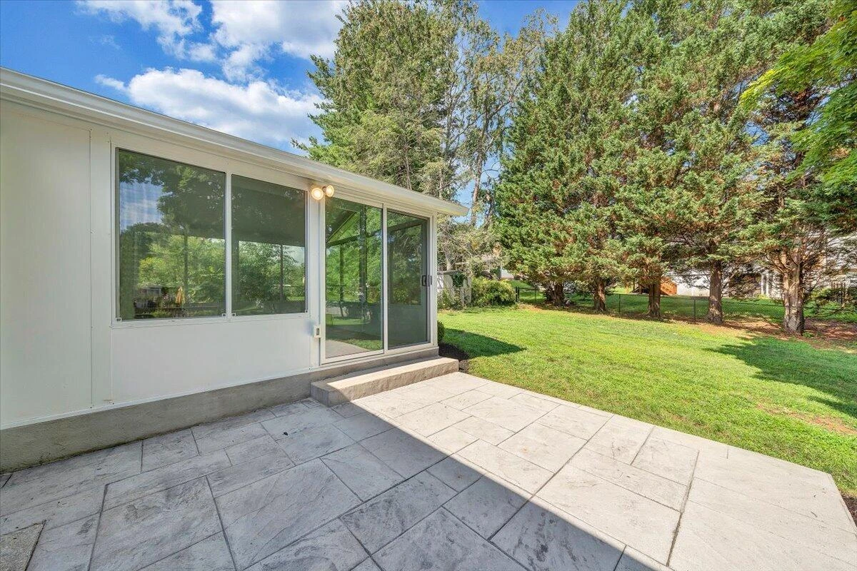 3431 Ashmeade DR - Photo 39