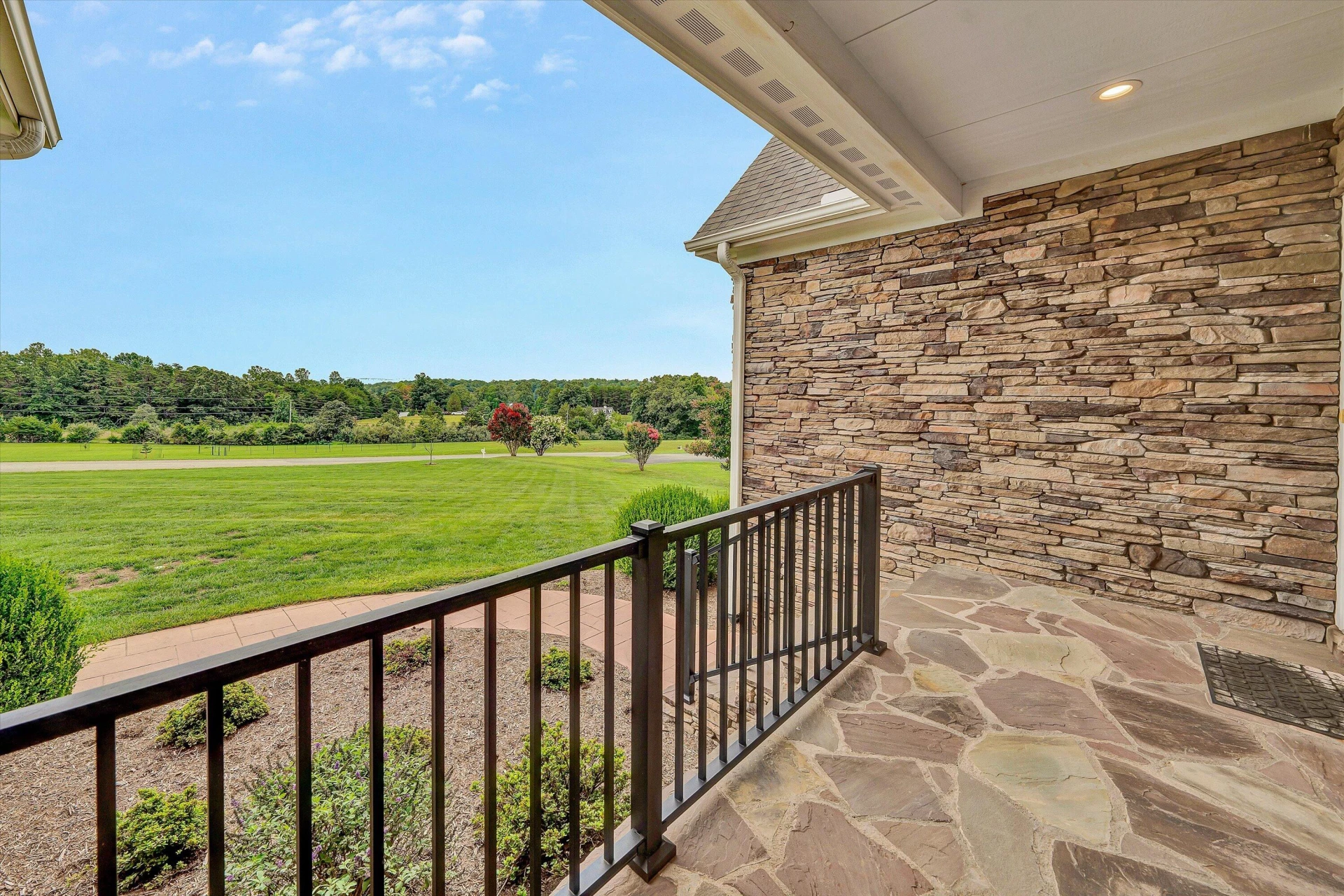 84 Landfall DR - Photo 8