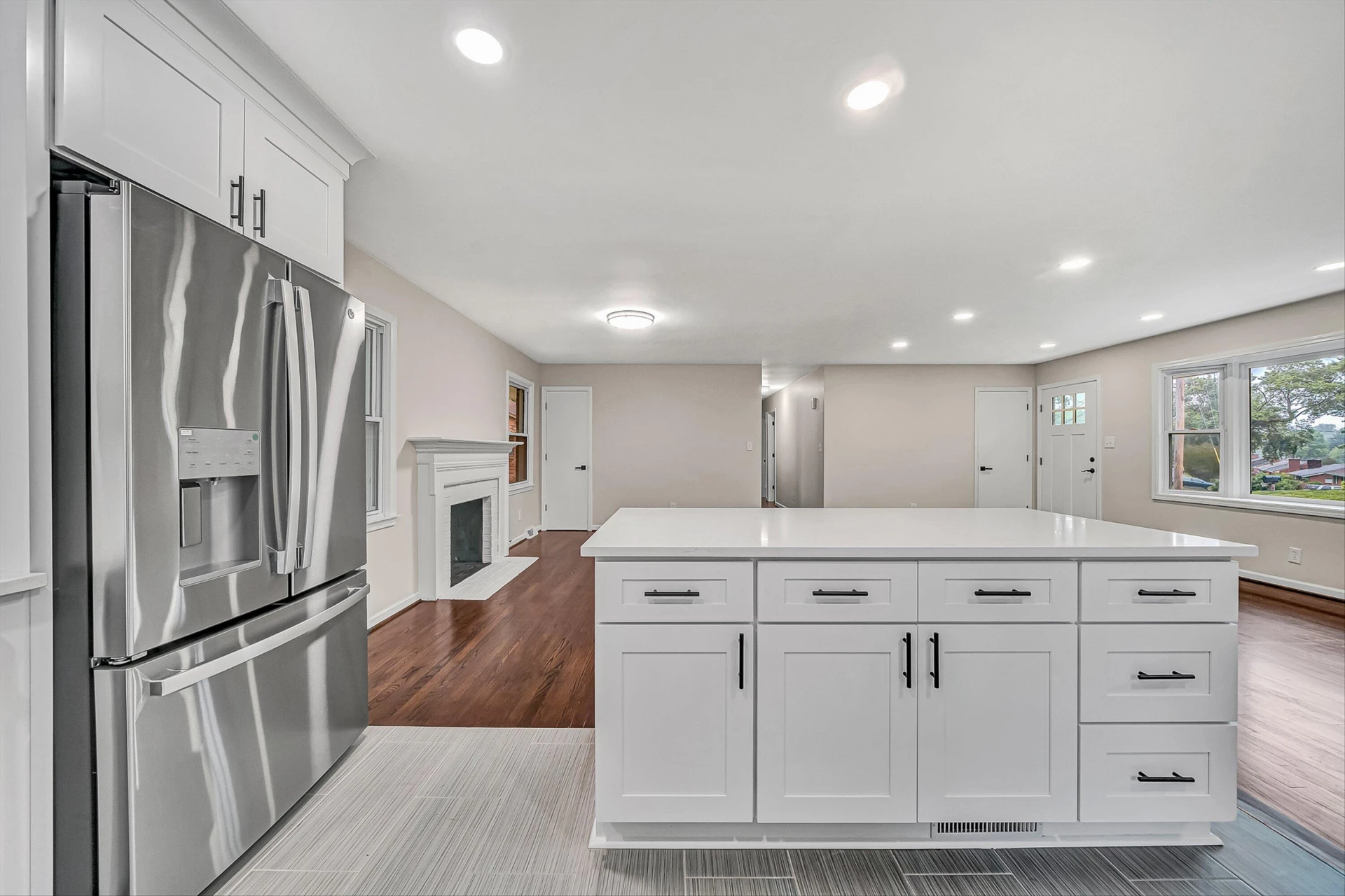 4549 Kirkwood DR - Photo 12