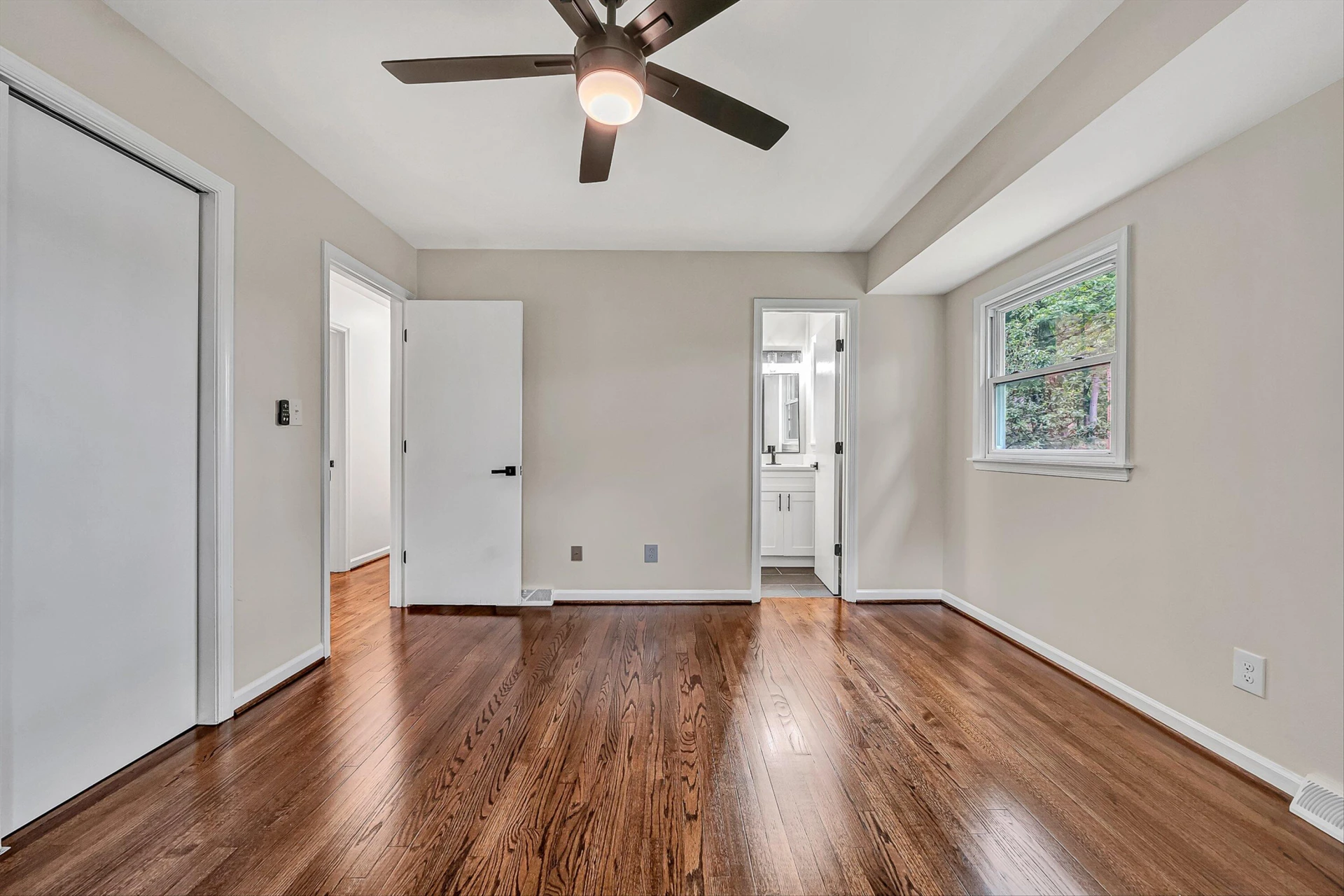 4549 Kirkwood DR - Photo 17