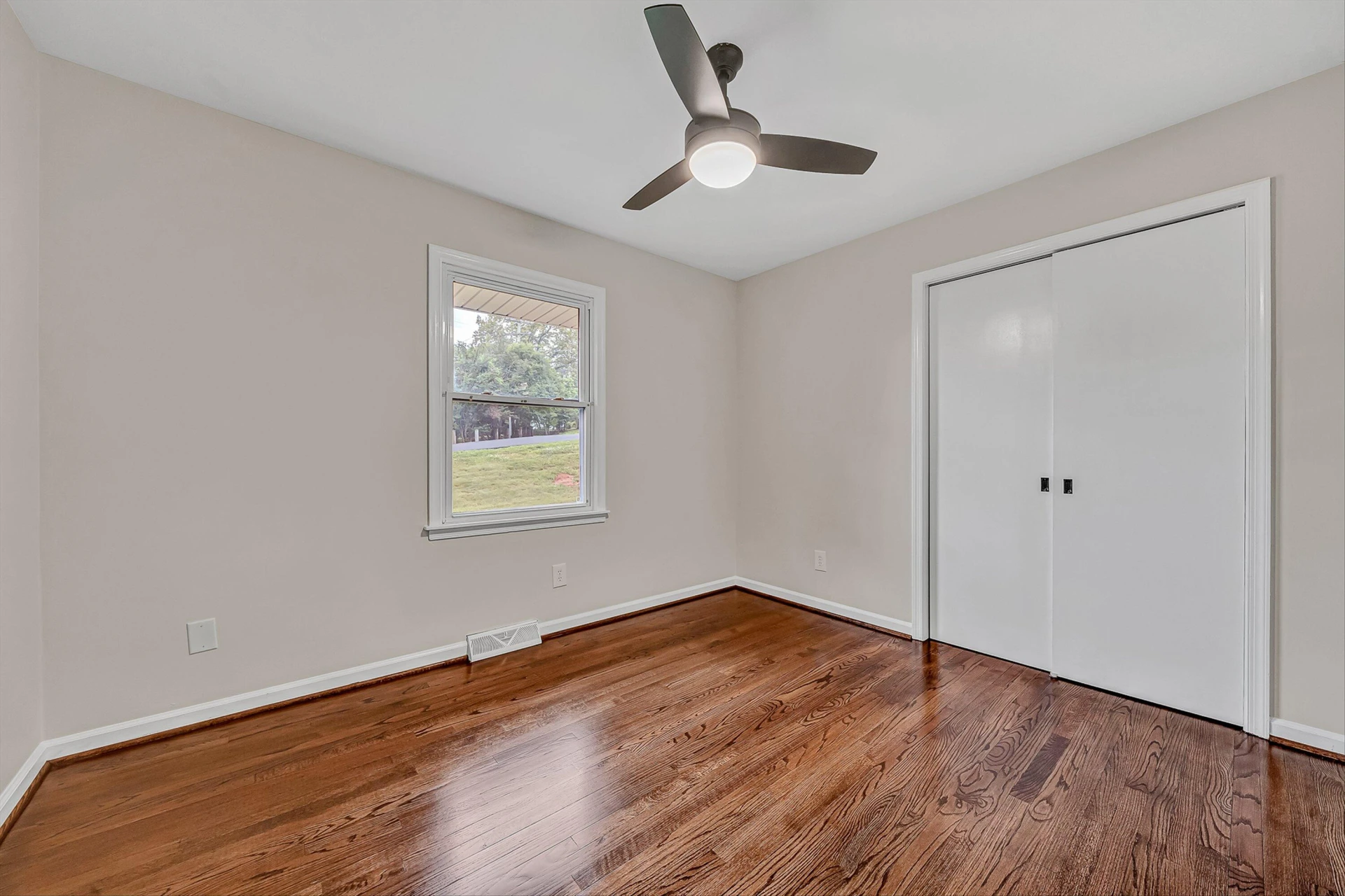 4549 Kirkwood DR - Photo 21