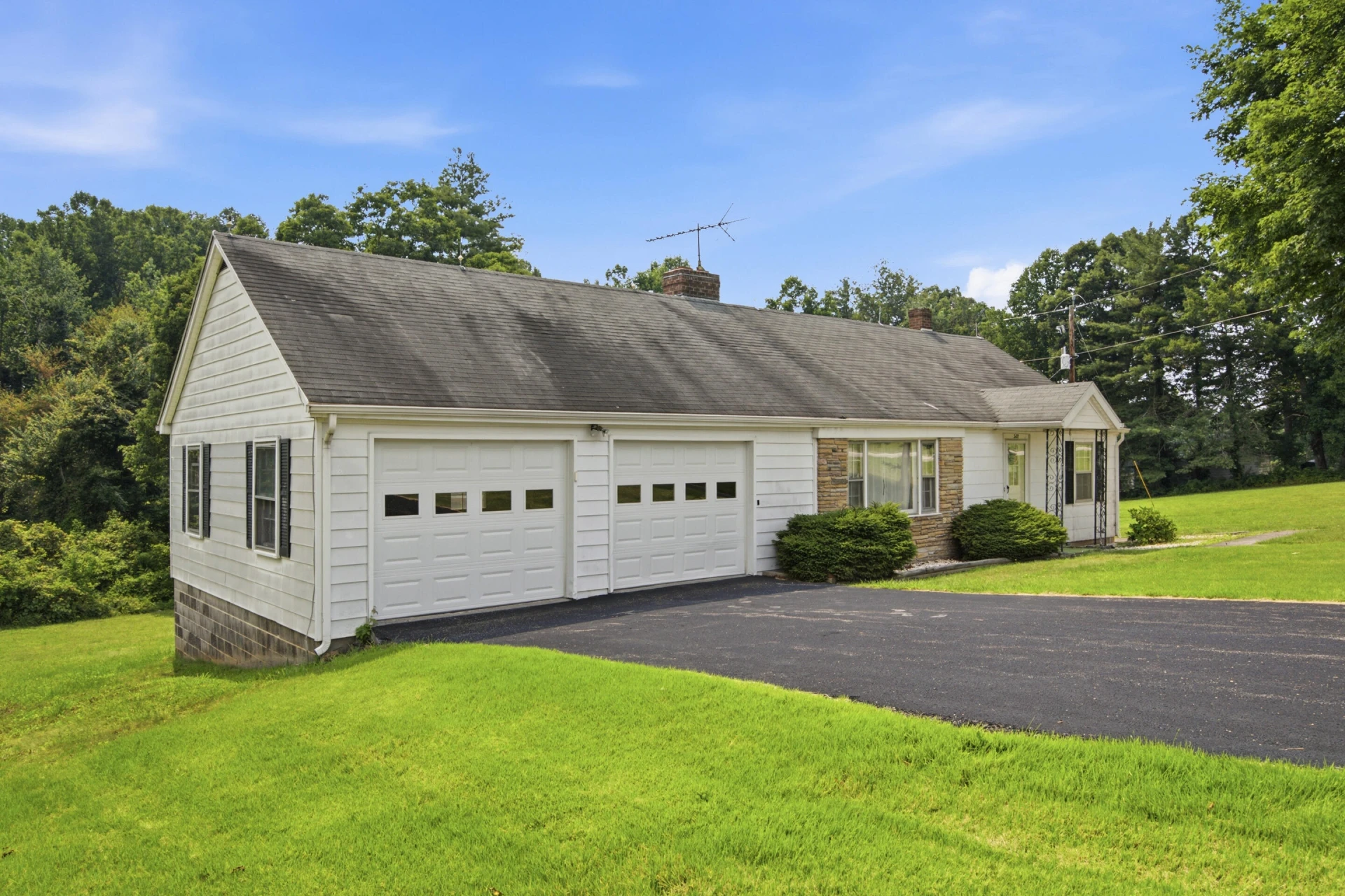 502 Alum Ridge RD NW