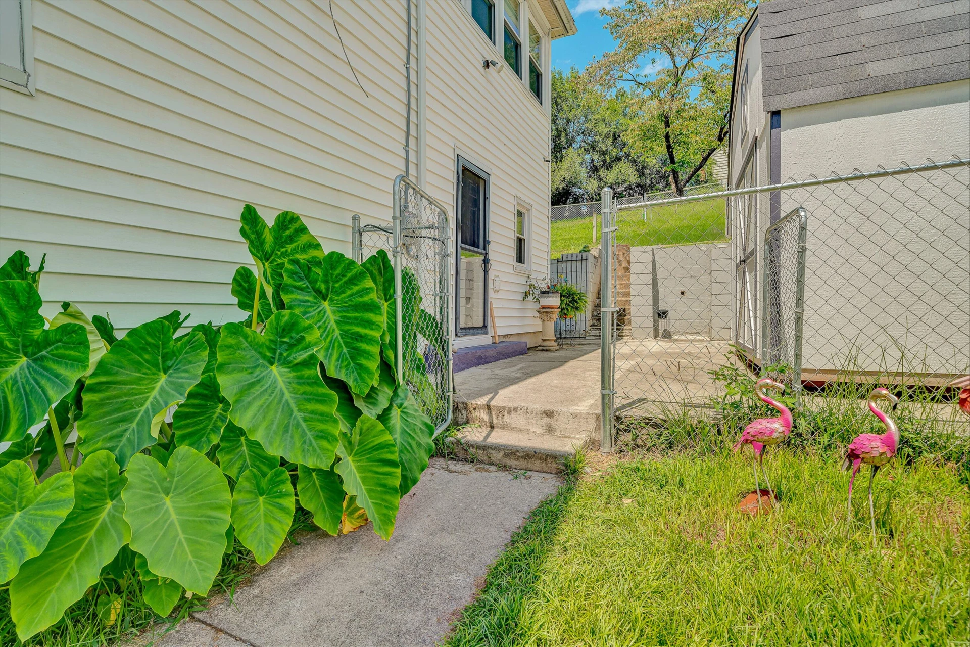 619 Madison AVE NW - Photo 20
