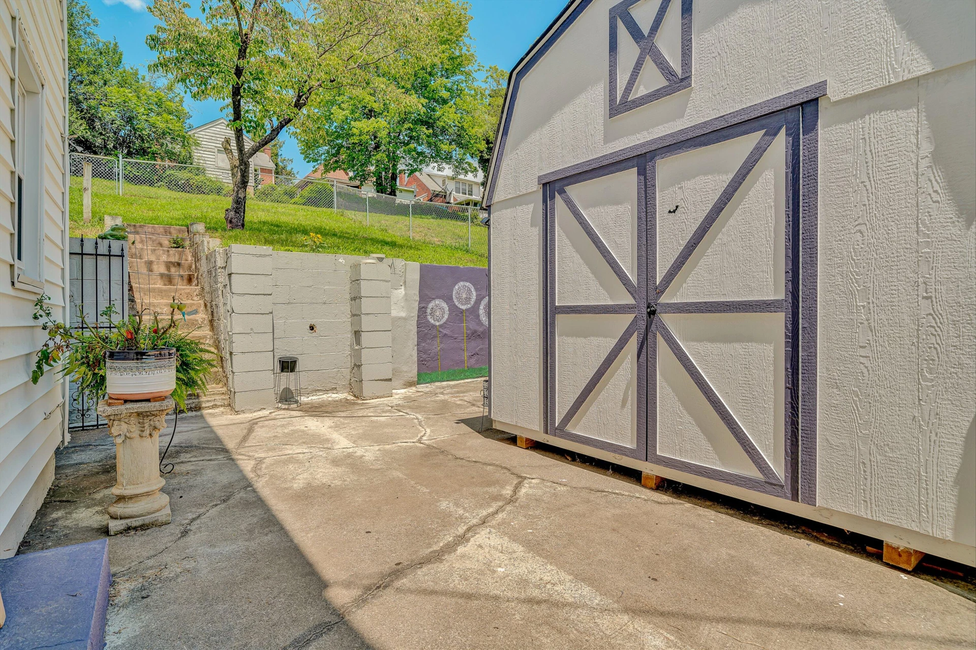 619 Madison AVE NW - Photo 21