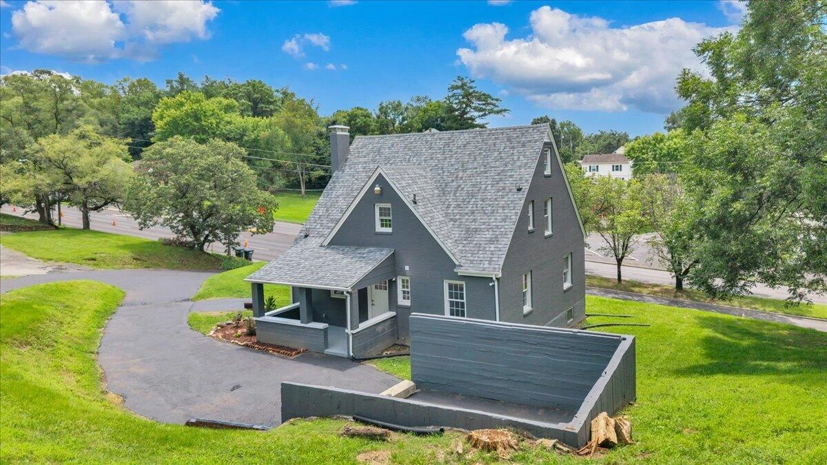 118 E Virginia AVE - Photo 3