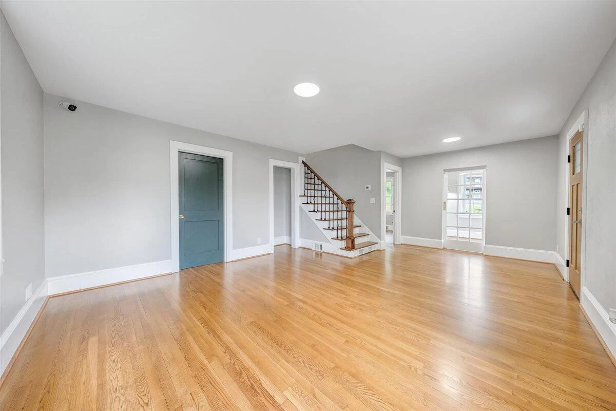 118 E Virginia AVE - Photo 7