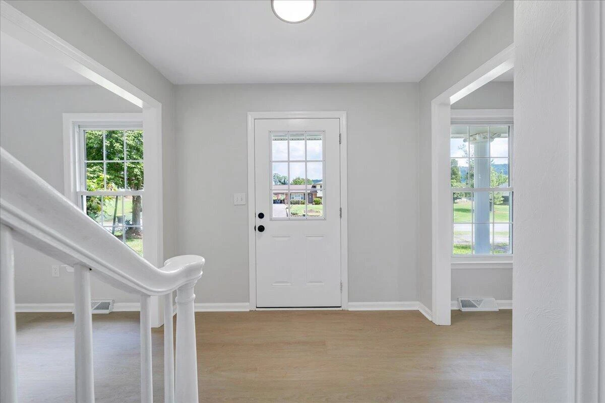 355 Knollwood DR - Photo 4