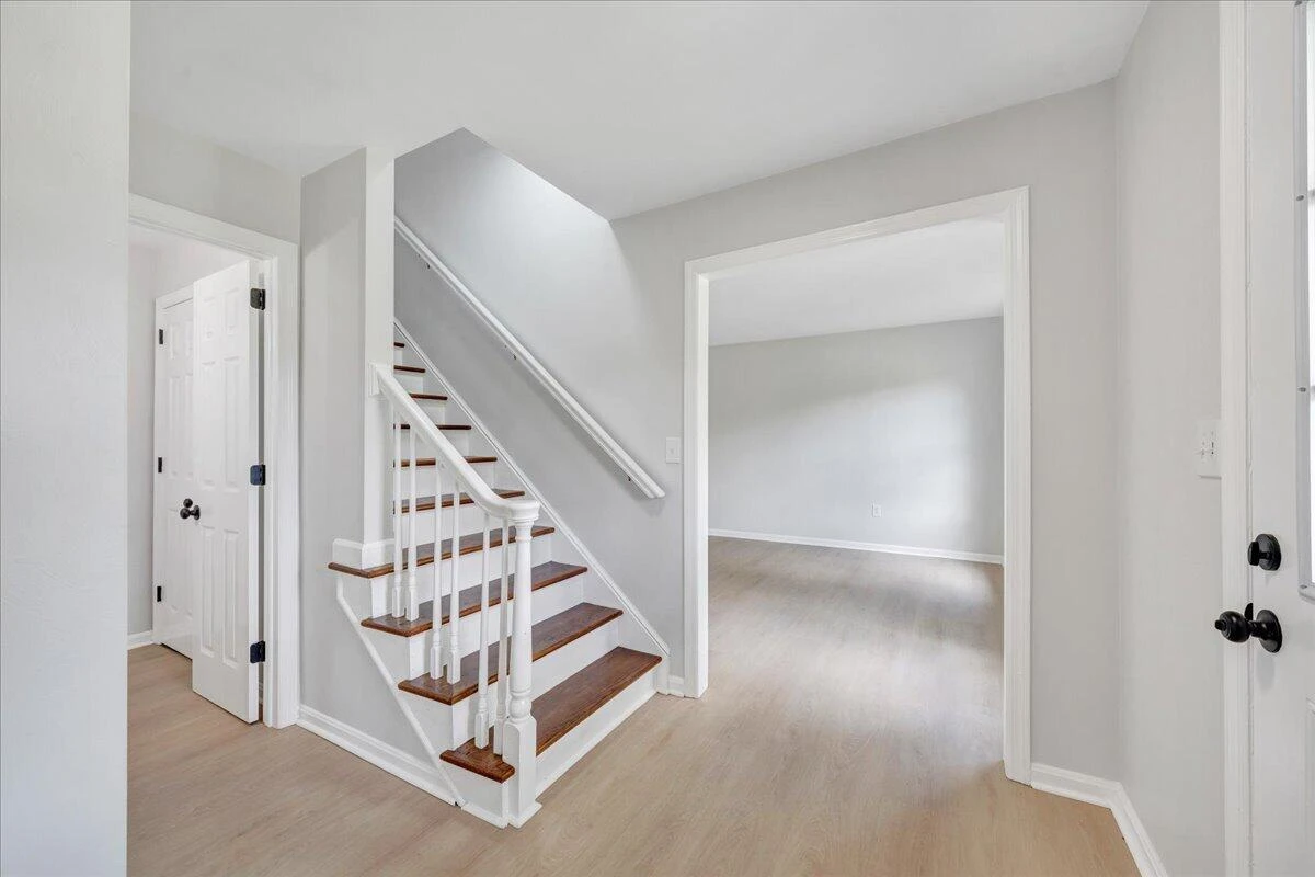 355 Knollwood DR - Photo 6