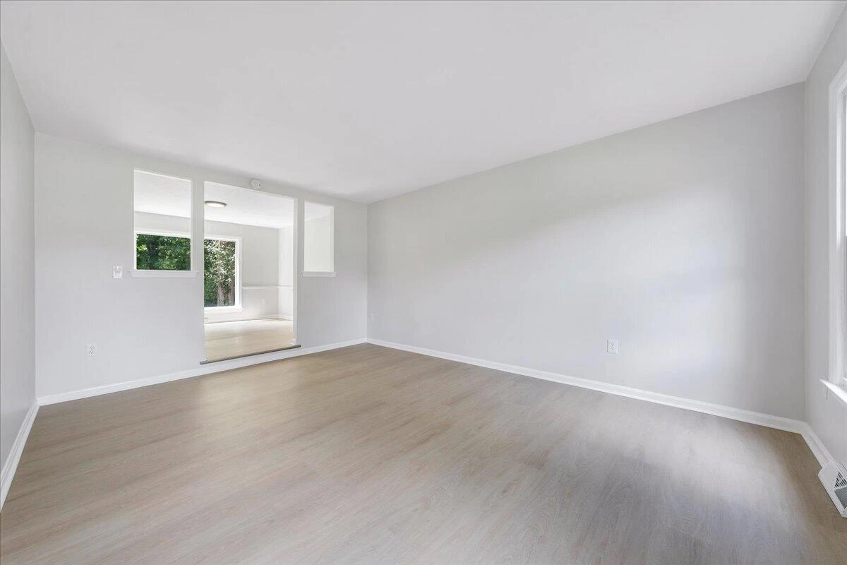 355 Knollwood DR - Photo 8