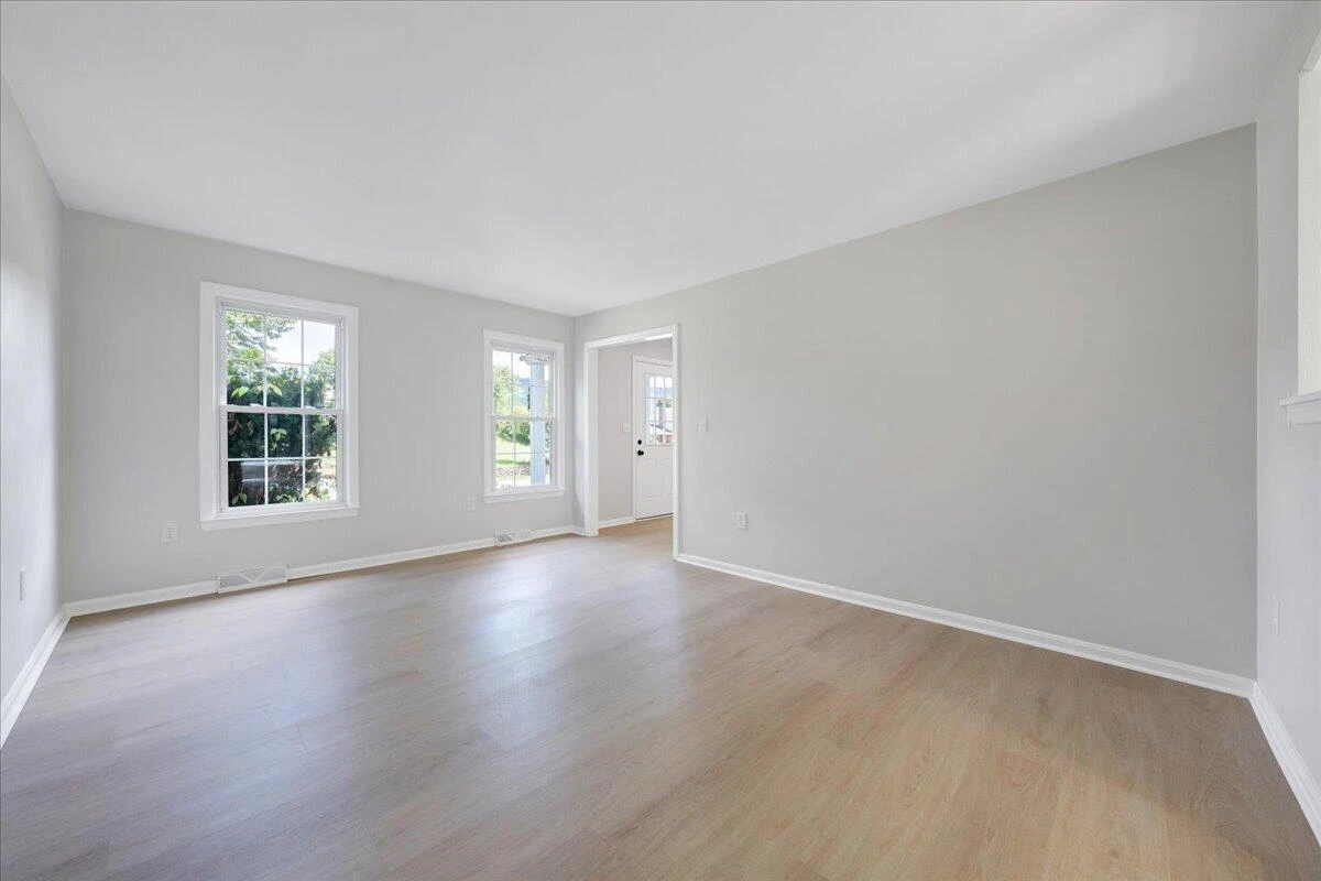 355 Knollwood DR - Photo 10