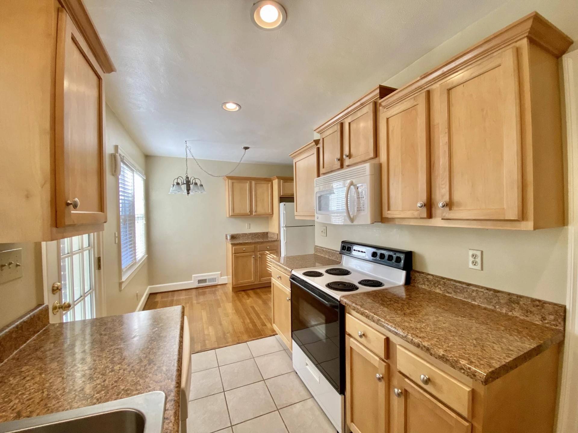 906 Brandon AVE SW - Photo 26
