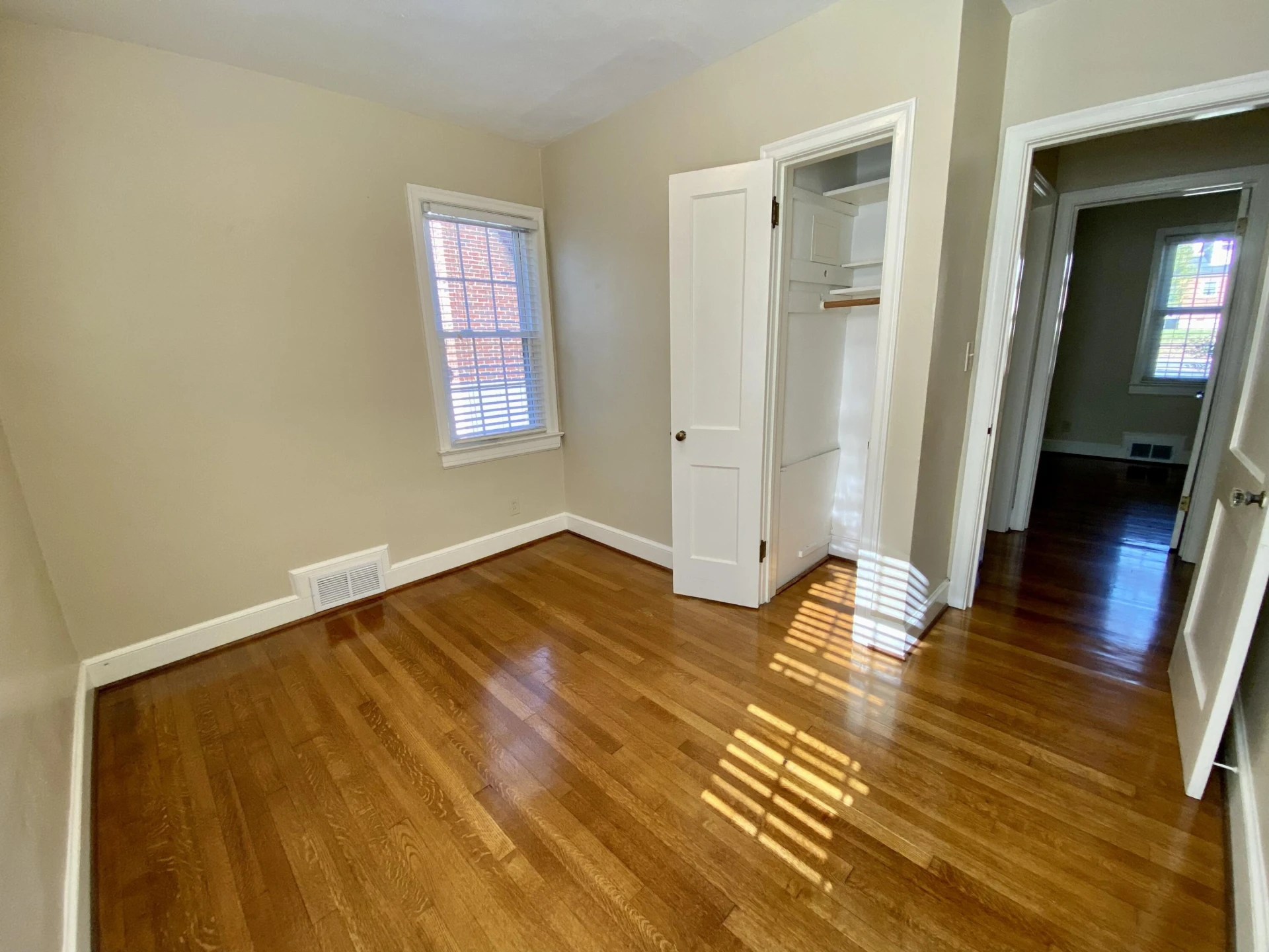 906 Brandon AVE SW - Photo 47