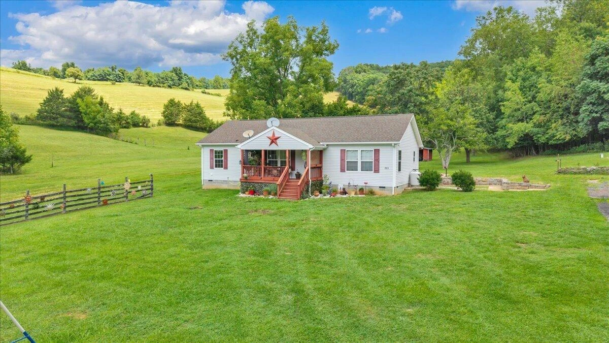 211 Wild Grass LN - Photo 2